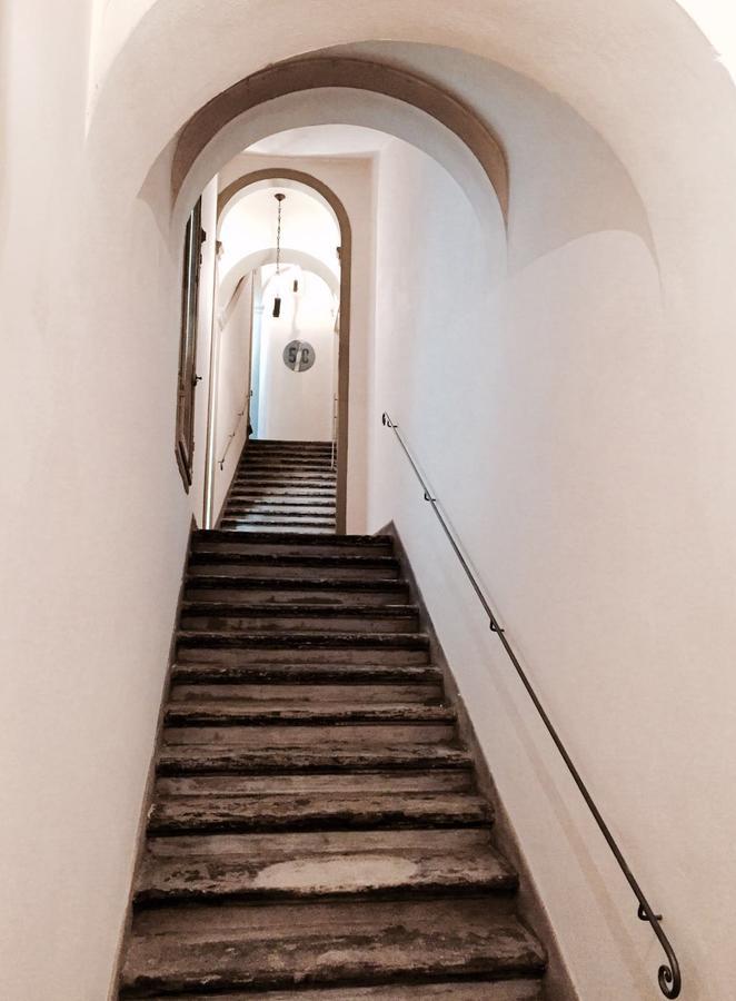 Palazzo Mari Suite & Rooms B&B 蒙特瓦尔基 外观 照片